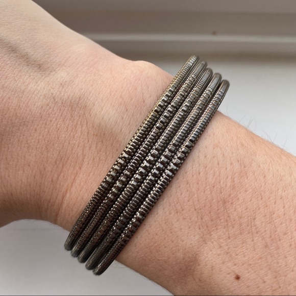 Vintage brassy thin tribal-style bangle bracelets - Picture 6 of 6